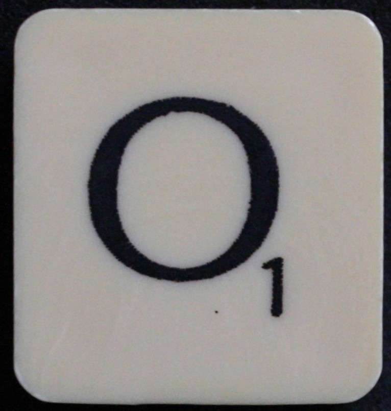 PARTS ONLY - Scrabble 1988 Spears Original Board Game - (1) Letter O Tile Only