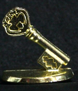 PARTS ONLY - Clue Downton Abbey Board Game (1) Pantry Key Stolen Object Only